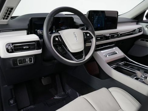 New 2026 Lincoln Aviator Reserve AWD/4WD image 12