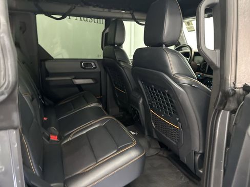 Used 2023 Ford Bronco Badlands image 24