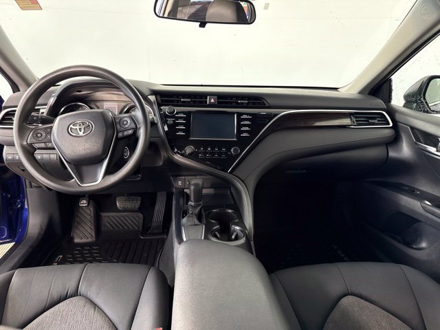 Used 2018 Toyota Camry LE FWD image 13