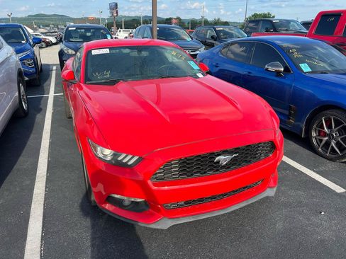 Used 2015 Ford Mustang Coupe RWD image 2