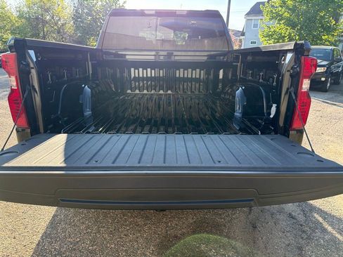 Used 2024 Chevrolet Silverado 1500 LT AWD/4WD image 5
