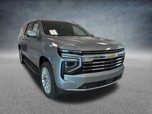 New 2026 Chevrolet Suburban LT w/ Comfort Package AWD/4WD image 4