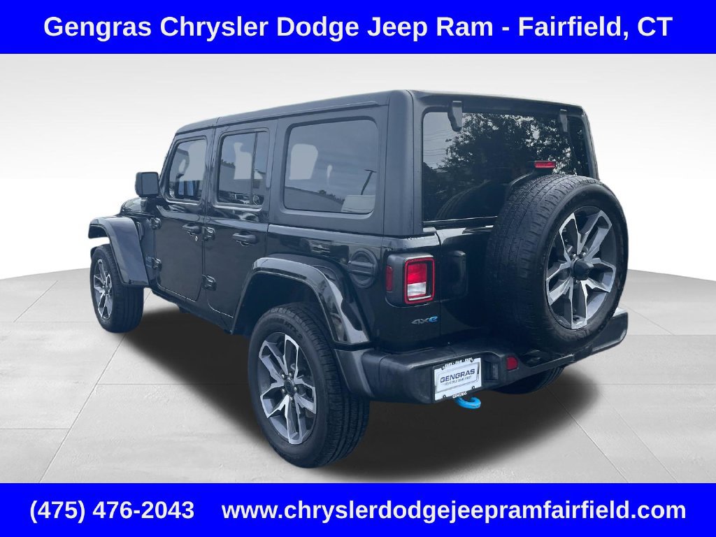 Used 2024 Jeep Wrangler Unlimited w/ Convenience Group AWD/4WD image 5