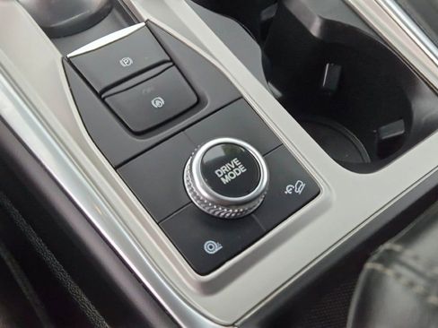 Used 2022 Ford Explorer XLT w/ Equipment Group 202A image 30