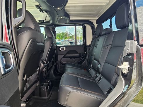 New 2026 Jeep Gladiator Sport image 23