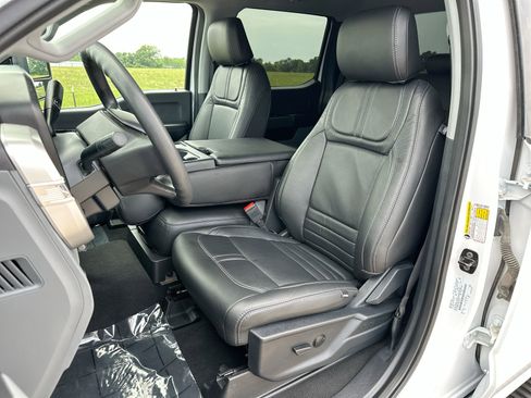 Used 2025 Ford F250 XLT AWD/4WD image 11