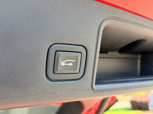 Used 2022 GMC Terrain SLE w/ Driver Convenience Package FWD image 31