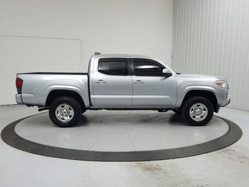 Used 2022 Toyota Tacoma SR AWD/4WD image 8