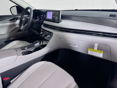 New 2026 INFINITI QX60 Luxe w/ Cargo Package image 39