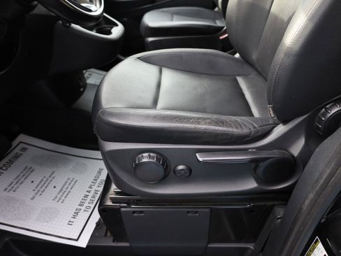 Used 2019 Mercedes-Benz Metris Passenger image 7