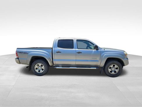 Used 2015 Toyota Tacoma PreRunner w/ TRD Off-Road Package RWD image 10