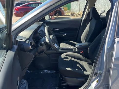 Used 2021 Nissan Kicks SV FWD image 2