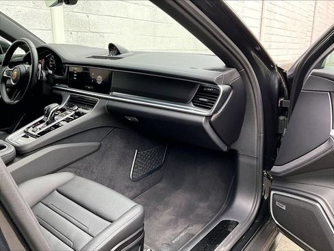 Certified 2023 Porsche Panamera 4 Platinum Edition AWD/4WD image 19