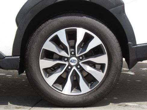 Used 2023 Subaru Outback Touring AWD/4WD image 37