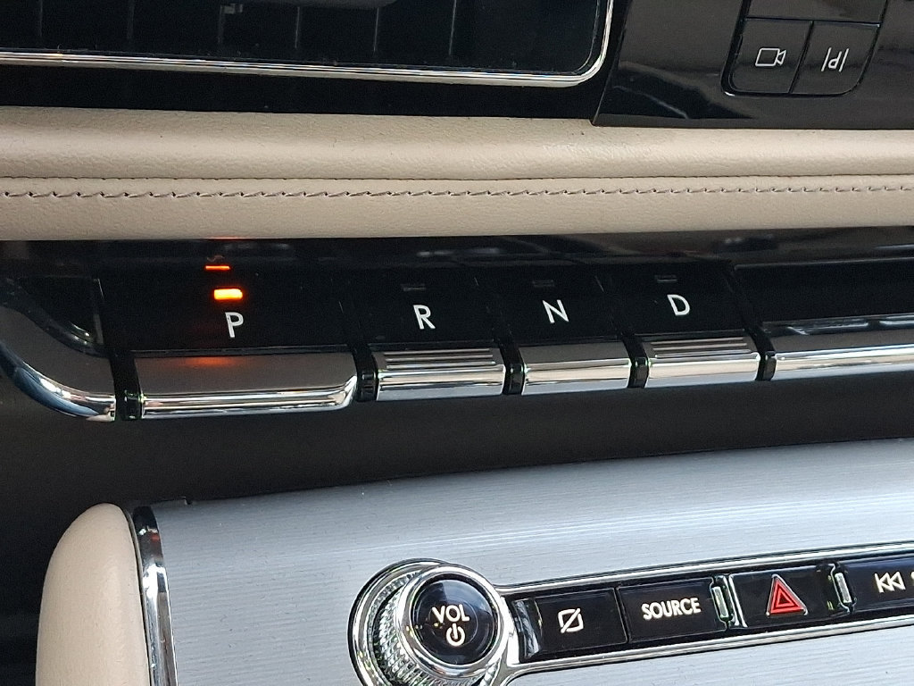 Certified 2023 Lincoln Aviator AWD w/ Premium Package image 16