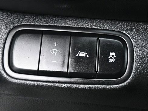 Used 2022 Hyundai Venue SE image 27