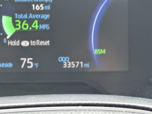 Used 2025 Toyota RAV4 XLE AWD/4WD image 21