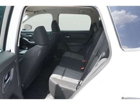 Used 2024 Nissan Rogue SV FWD image 24