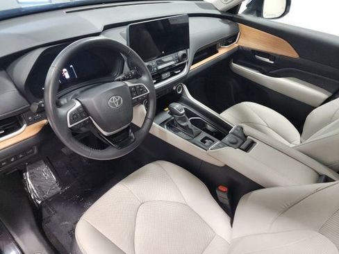 Used 2024 Toyota Grand Highlander AWD Hybrid image 28