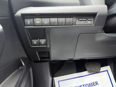 Used 2025 Toyota Sienna XLE Woodland Edition AWD/4WD image 18