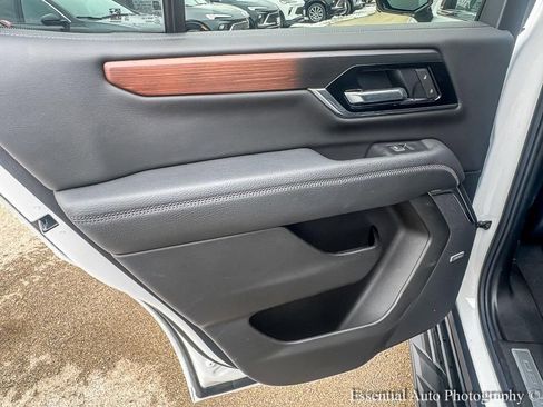 Used 2025 GMC Yukon Denali image 25