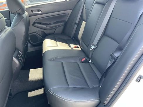 Used 2025 Nissan Altima 2.5 SL FWD image 17