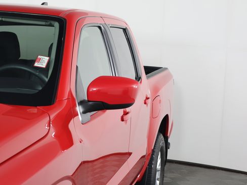 Used 2024 Nissan Frontier SV image 13
