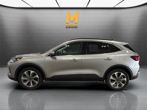 Used 2024 Ford Escape Platinum image 5