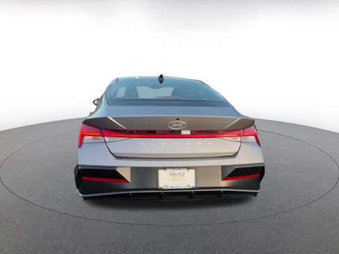 Used 2025 Hyundai Elantra SEL image 12