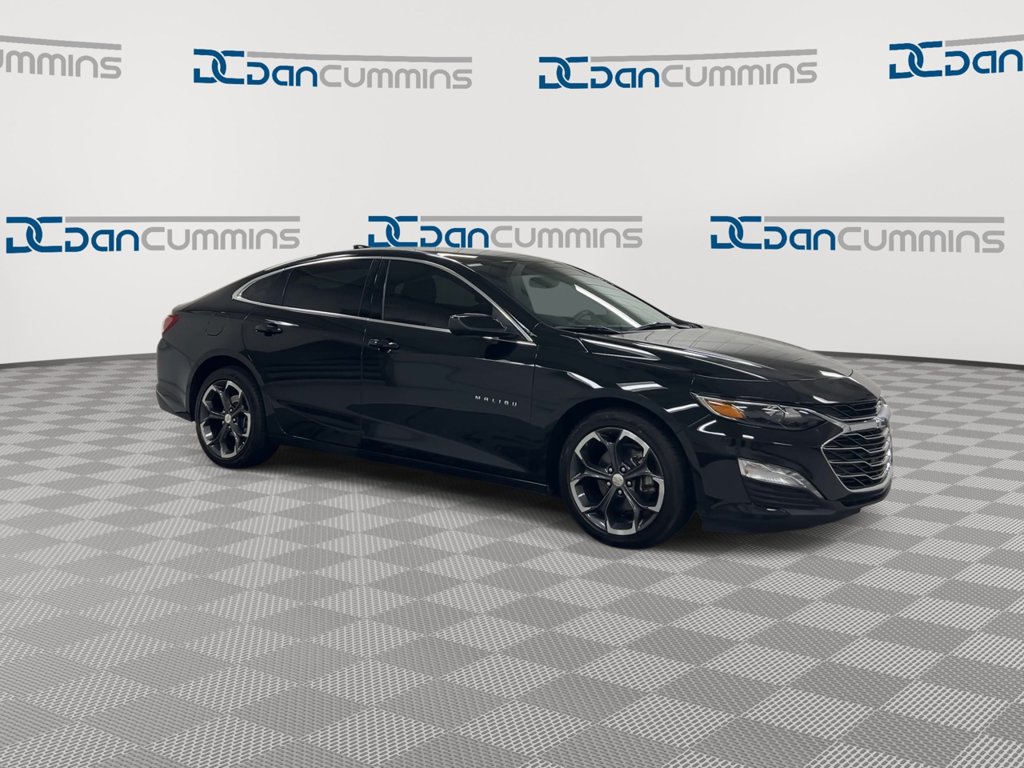 Used 2022 Chevrolet Malibu LT FWD image 2