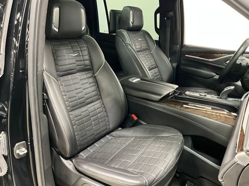 Used 2022 Cadillac Escalade ESV Sport Platinum w/ LPO, ONYX Package image 8