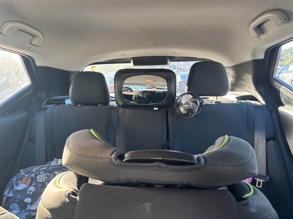 Used 2020 Nissan Kicks SR FWD image 8