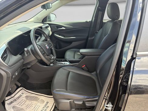 Used 2025 Buick Encore GX Sport Touring FWD image 22
