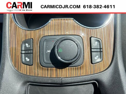Used 2022 GMC Acadia SLE w/ Driver Convenience Package AWD/4WD image 28