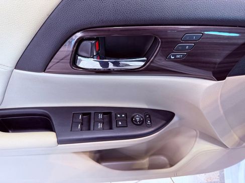 Used 2017 Honda Accord EX-L image 17