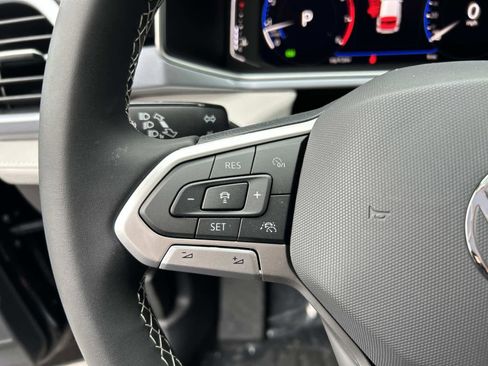 New 2026 Volkswagen Taos SEL image 27