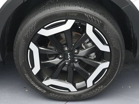Used 2025 Kia Telluride S FWD image 8
