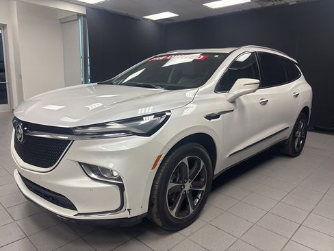 Used 2022 Buick Enclave Essence w/ Experience Buick Package image 8