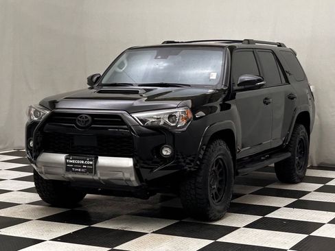 Used 2021 Toyota 4Runner TRD Off-Road Premium w/ Moonroof Package AWD/4WD image 4