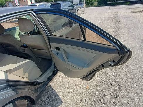 Used 2010 Toyota Camry FWD image 19