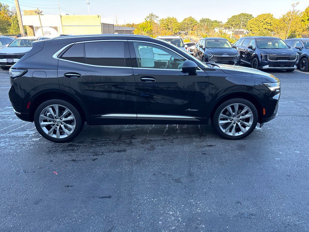 Used 2023 Buick Envision Avenir AWD/4WD image 2