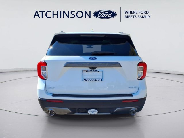 Used 2024 Ford Explorer XLT w/ Equipment Group 202A AWD/4WD image 6
