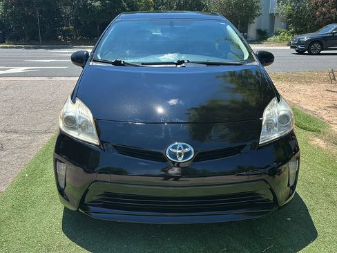 Used 2014 Toyota Prius Four w/ Solar Roof Package FWD image 2