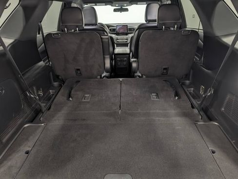 Used 2020 Ford Explorer XLT w/ Equipment Group 202A AWD/4WD image 30