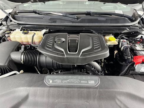 Used 2023 Jeep Grand Wagoneer L Series II AWD/4WD image 50