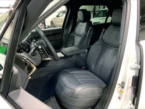 New 2026 Land Rover Range Rover Sport Dynamic SE AWD/4WD image 9