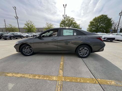 New 2026 Hyundai Elantra Blue FWD image 6