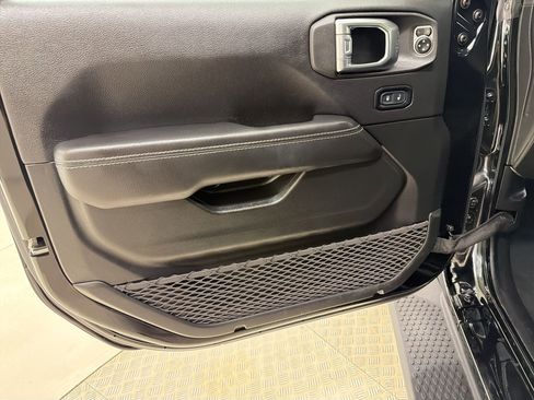 Used 2023 Jeep Wrangler Unlimited Sahara w/ Cold Weather Group AWD/4WD image 20