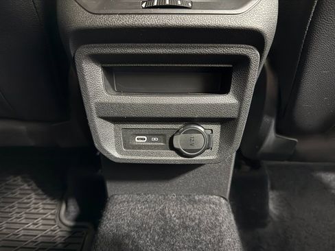 Used 2021 Volkswagen Tiguan SE FWD image 38