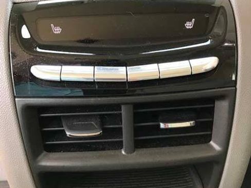 Used 2017 Cadillac XT5 Premium Luxury w/ Driver Assist Package AWD/4WD image 19